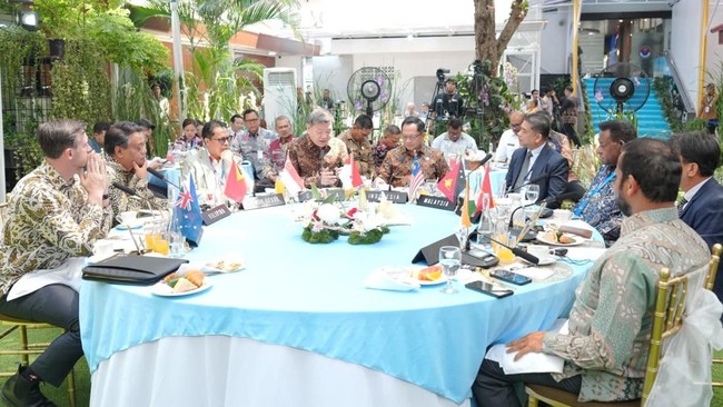 Mendagri Tito Karnavian saat menghadiri acara Indonesia Border Partnership Coffee Morning bersama duta besar dan delegasi dari negara-negara yang berbatasan dengan wilayah Indonesia, yakni Malaysia, Papua Nugini, Timor Leste, India, Thailand, Vietnam