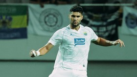 Bek Persib Julio Cesar.