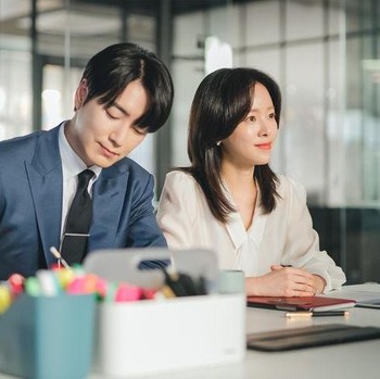 5 Rekomendasi Drakor Office-Romance yang Relate dengan Dunia Kerja