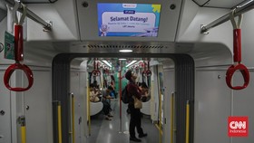Pemerintah menetapkan tarif Rp8 untuk LRT rute Manggarai-Kelapa Gading selama delapan hari setelah diresmikan pada Rabu (16/9).