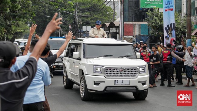 Presiden Prabowo Subianto usai meresmikan LRT rute Kelapa Gading-Manggarai, di Stasiun LRT Manggarai, Jakarta, Rabu (16/9/2026). (CNN Indonesia/Febria Adha L)