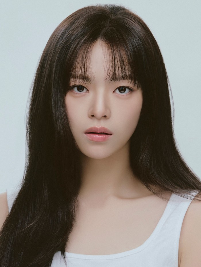 Setelah berkarya di bawah naungan JYP Entertainment selama 11 tahun, Jeongyeon memutuskan untuk hengkang dan resmi bergabung dengan VARO Entertainment pada Agustus 2026./ Foto: instagram.com/varoent_official