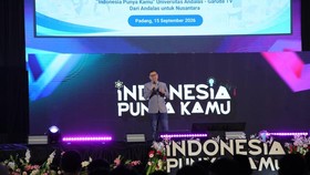 Kepala Badan Pengawas Obat dan Makanan (BPOM) RI Taruna Ikrar membakar semangat sekitar 6000 mahasiswa Universitas Andalas (Unand) untuk berani meraih prestasi, bermimpi besar, dan mempersiapkan diri menjadi generasi Indonesia yang mampu bersaing di