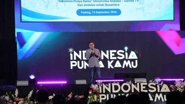 Kepala Badan Pengawas Obat dan Makanan (BPOM) RI Taruna Ikrar membakar semangat sekitar 6000 mahasiswa Universitas Andalas (Unand) untuk berani meraih prestasi, bermimpi besar, dan mempersiapkan diri menjadi generasi Indonesia yang mampu bersaing di 
