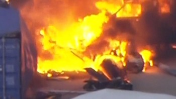 Detik-detik Helikopter Jatuh saat Meliput Kecelakaan Bus di AS