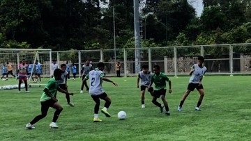 Update Eksklusif Olahraga CNN : Sehari Bersama Calon Bintang dari Papua Football Academy