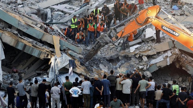 20 Orang Tewas Tertimbun Bangunan Runtuh di Gaza