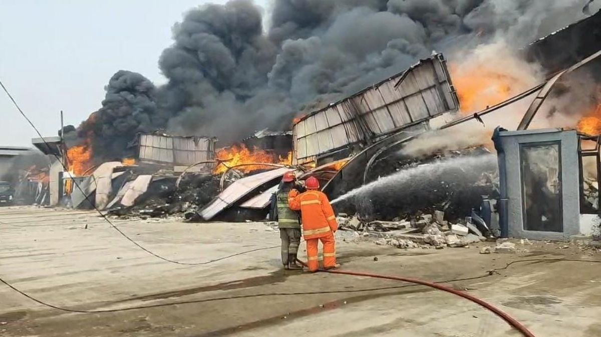 28 Gudang di Kosambi Kebakaran, Kerugian Ditaksir Rp80 Miliar