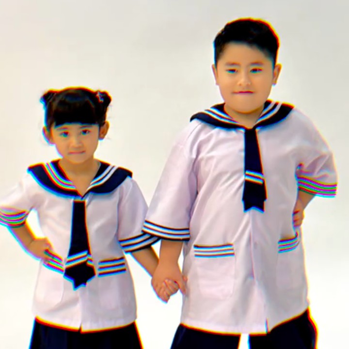 <p>Belum lama ini, Ria Ricis membagikan potret kebersamaan Moana dan Sulaiman di Instagram. Kedua bocah menggemaskan ini menjalani pemotretan atau <em>photoshot</em> bersama, Bunda. "<em>Bts photoshoot</em>," tulis Ria Ricis dalam unggahan di akun Instagram sang putri. Hal ini menjadi momen langka karena kedua sepupu ini sering terlibat pertengkaran, Bunda.&nbsp;(Foto: Instagram @aramoanadaily)</p>