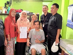 Warga Bogor Terima Bantuan Alat Bantu Lewat Aspirasi DPRD