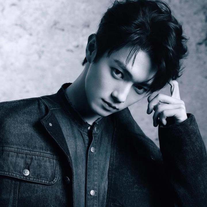 <p>Bagi penggemar drama China mungkin tidak asing dengan Xu Kai. Aktor tampan satu ini membintangi drama China terbarunya berjudul <em>Spring of the Blade</em> yang resmi tayang pada 17 September 2026.&nbsp; (Foto: Instagram @sosoalive7)</p>