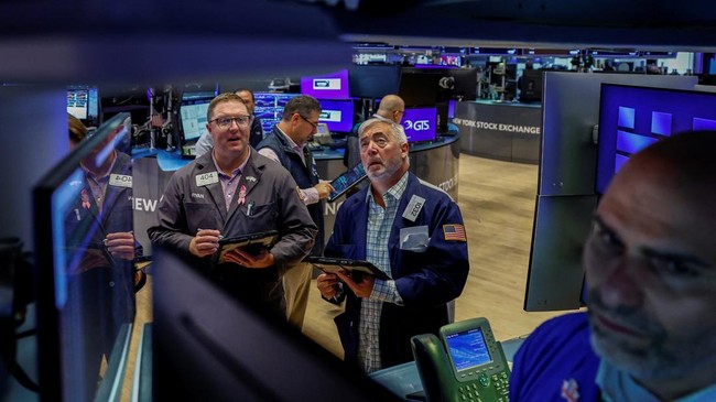 Wall Street Ambruk Usai The Fed Naikkan Suku Bunga