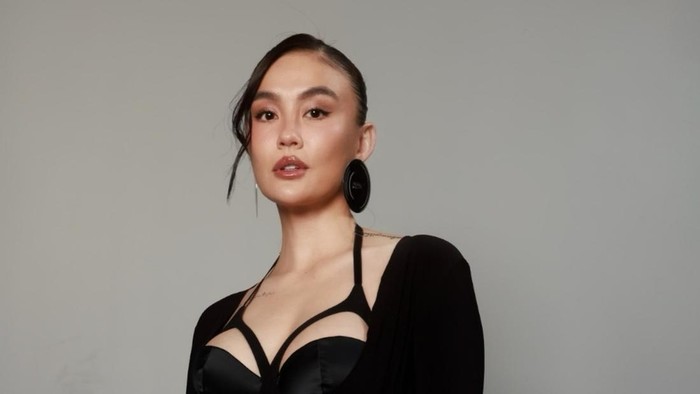 Agnez Mo Debut Film Panjang Hollywood, Siap Adu Akting dengan Nicolas Cage