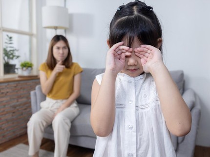 10 Kalimat Toksik Orang Tua Zaman Dulu yang Menyakiti Anak Gen Z
