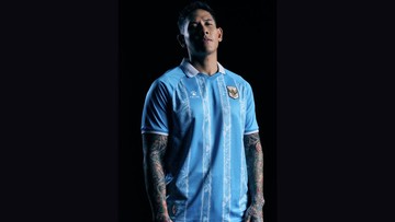 Sorotan Dunia Olahraga CNN Sport : Berapa Harga Jersey Ketiga Timnas Indonesia?