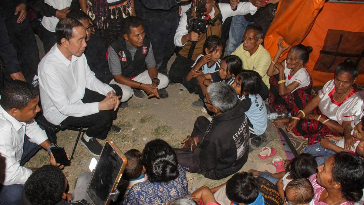 Jokowi Sambangi Gereja Terdampak Gempa NTT