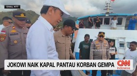 Jokowi Naik Kapal Pantau Korban Gempa Flores di Pulau Palue