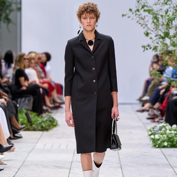 Koleksi Michael Kors Spring 2027 yang Terinspirasi Arstitektur Modern