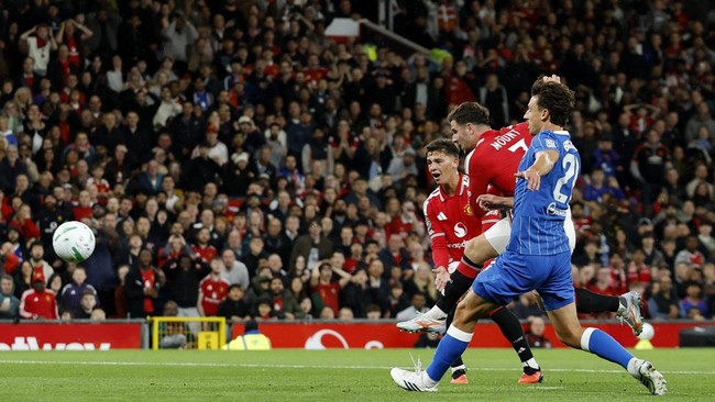 Soccer Football - Carabao Cup - Third Round - Manchester United v Brighton & Hove Albion - Old Trafford, Manchester, Britain - September 16, 2026 Manchester United's Mason Mount scores their second goal Action Images via Reuters/Jason Cairnduff EDITO