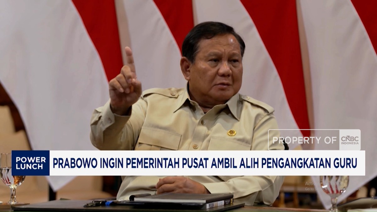 Prabowo Umumkan Pemerintah Pusat Bakal Ambil Alih Pengangkatan Guru