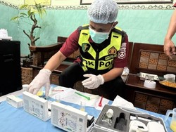 Sampel MBG yang Picu Keracunan Siswa SD Kediri Diperiksa di Labfor