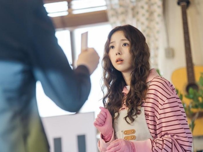 Chae Soo Bin akan berperan sebagai Na Bo Bae dalam drama Take Charge of My Heart. Di balik karakternya yang menggemaskan, ternyata ia memiliki kekuatan super, yaitu mampu menghasilkan listrik. Jadi, siapa pun yang disentuhnya akan tersengat listrik.