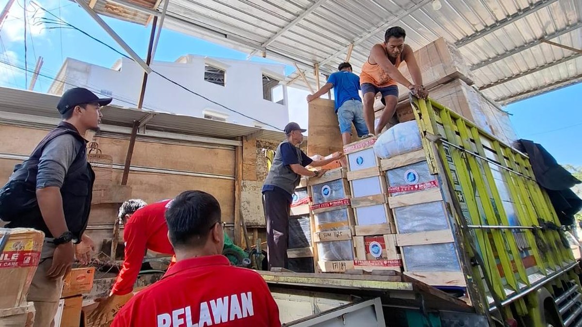 Ekspedisi Berliku, Ribuan Paket Bantuan Tiba di Labuan Bajo