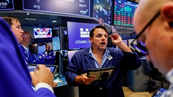 Wall Street Ambruk Usai The Fed Naikkan Suku Bunga