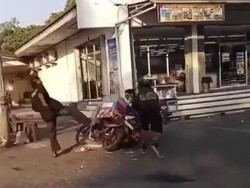 Video: Viral Anak Punk Hancurkan Gerobak Pedagang di Semarang