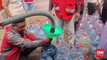 Cerita Warga Kunciran Tangerang Antre Bantuan Air Akibat Kekeringan