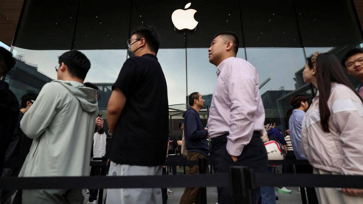 Antrean Penjualan iPhone 18 Pro Mengular di Apple Store Beijing
