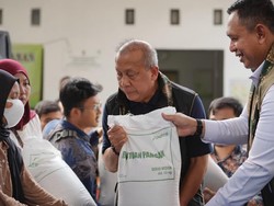 BULOG Kawal Penyaluran Bantuan Pangan di Karawang, Pastikan Tepat Sasaran