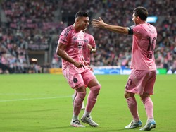 Messi dan Casemiro, Dulu Sikut-sikutan Kini Peluk-pelukan