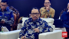 Wakil Menteri Keuangan Juda Agung dalam konferensi pers APBN KiTa di Kantor Kementerian Keuangan, Jakarta Pusat, Jumat (18/9).