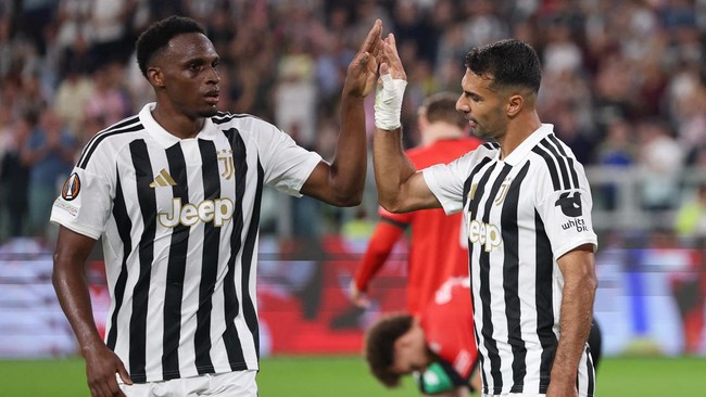 Soccer Football - UEFA Europa League - Juventus v NEC - Allianz Stadium, Turin, Italy - September 17, 2026 Juventus' Zeki Celik celebrates scoring their fourth goal with Jhon Lucumi REUTERS/Claudia Greco