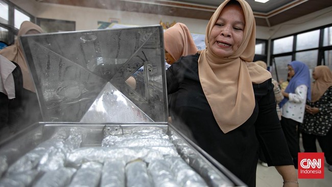 Program serupa juga digelar di daerah lain seperti pelatihan pemintalan pelepah pisang di Pemalang Jawa Tengah yang hasilnya diekspor ke AS. (CNNIndonesia/Adi Ibrahim).