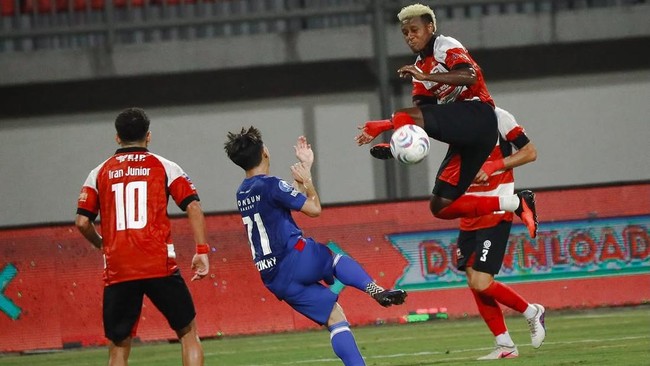 Madura United mengalahkan Persijap Jepara 2-0 pada laga perdana Super League 2026/2027 di Stadion Gelora Madura Ratu Pamelingan, Minggu (6/9). (Tangkapan layar Madura United FC)