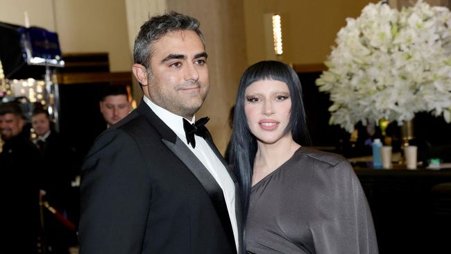 NEW YORK, NEW YORK - FEBRUARY 16: (L-R) Michael Polansky and Lady Gaga attend SNL50: The Anniversary Special on February 16, 2025 in New York City.   Arturo Holmes/Getty Images/AFP (Photo by Arturo Holmes / GETTY IMAGES NORTH AMERICA / Getty Images v