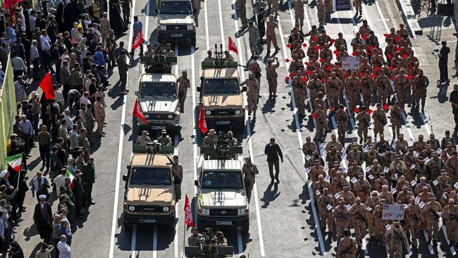 Members of Iran's Basij paramilitary force take part in a military rally named Jan-Fada (those willing to sacrifice their lives) in Tehran September 18, 2026. (Photo by AFP) / Israel OUT / NO Access Israel Media/Persian Language TV Stations Outside I