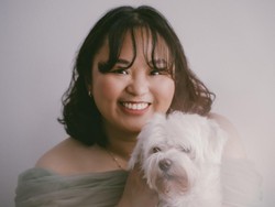 Rena Belajar Cara Mencintai dari Anjing Kesayangannya