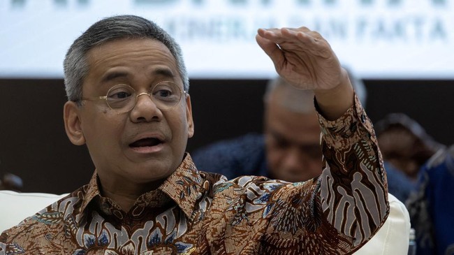 Indonesia's Finance Minister Suahasil Nazara gestures as he delivers his remarks during a budget briefing at the Finance Ministry in Jakarta, Indonesia, September 18, 2026. REUTERS/Willy Kurniawan
