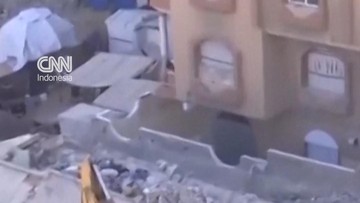Bangunan 7 Lantai Ambruk di Gaza, 20 Orang Tewas dan Masih 100 Tertimbun