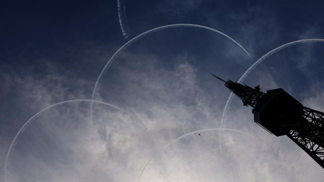 Asian Games - Aichi-Nagoya 2026 - Asian Games - Aichi-Nagoya 2026 - Blue Impulse Demonstration Flight for the AichiNagoya 2026 Games - Aichi, Japan - September 19, 2026 Japan's Air Self-Defense Force (JASDF) Blue Impulse aerobatic team performs durin