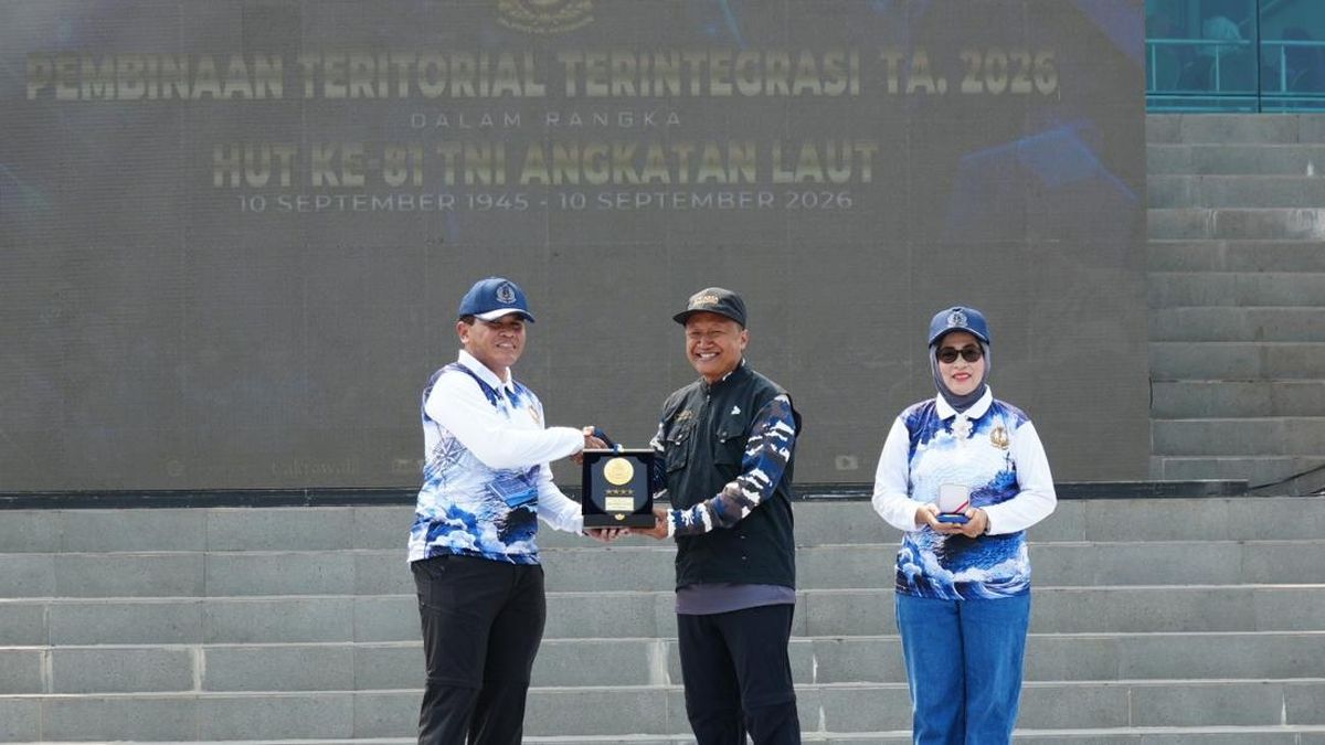 CT ARSA dan TNI AL Serahkan Bantuan di Festival Budaya Maritim 2026