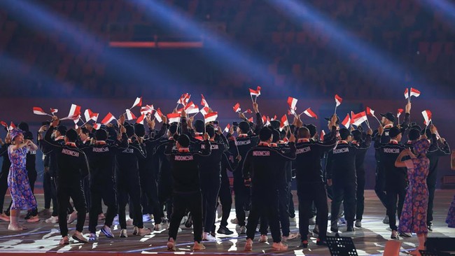 Defile Kontingen Indonesia dalam Pembukaan Asian Games 2026