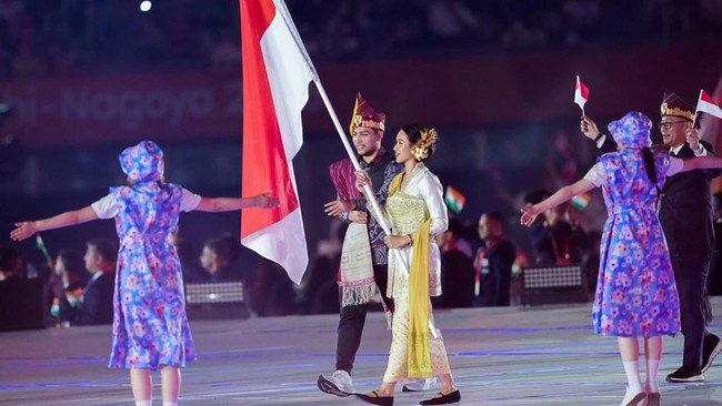 Defile Kontingen Indonesia dalam Pembukaan Asian Games 2026