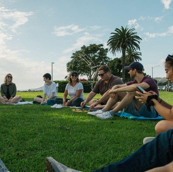 Gen Z Mulai Ikut Rest Club untuk Melawan Burnout, Apa Itu?