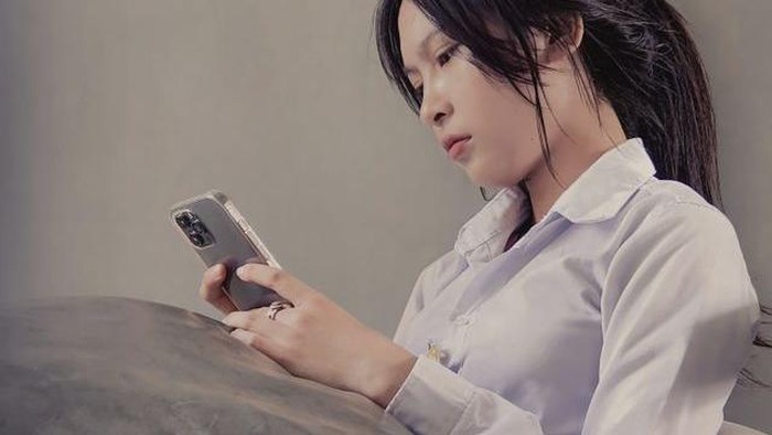 3 Ciri Kepribadian Orang yang Selalu Menyusun Kata-Kata Sebelum Menelepon Seseorang