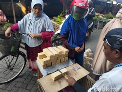 Kedelai Impor Naik, Pedagang Tempe di Sidoarjo Pilih Kurangi Ukuran