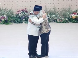 Momen Prabowo Sambut Dubes Palestina hingga Dikalungi Sorban di Ponpes Gontor